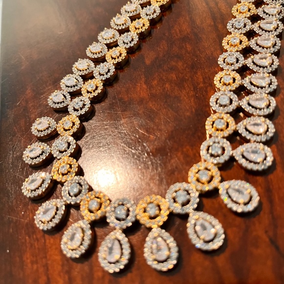 Cubic zirconia Long Necklace and Earrings - Picture 4 of 6